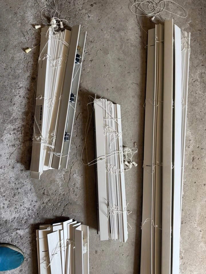 DEVOLOR white blinds, 56 inch and 26 inch - photo 5