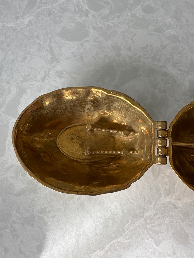 Solid brass vintage nutcracker shaped like a walnut - photo 5
