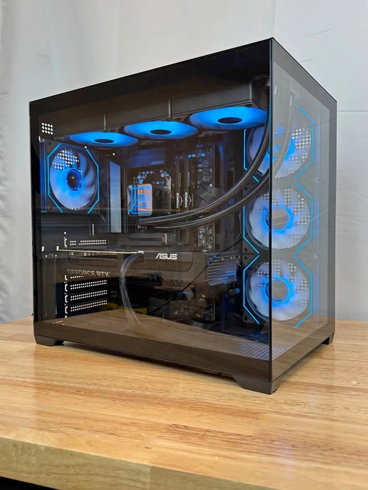 Ryzen 7800x3D | RTX 5070 | 32GB RAM | 1TB SSD - GAMING PC!