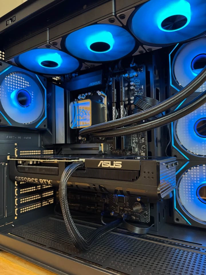 Ryzen 7800x3D | RTX 5070 | 32GB RAM | 1TB SSD - GAMING PC! - photo 2