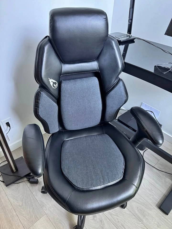Black and Gray Gaming Chair