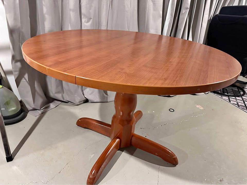 42” Round Wooden Dining Table – Solid Pedestal Base