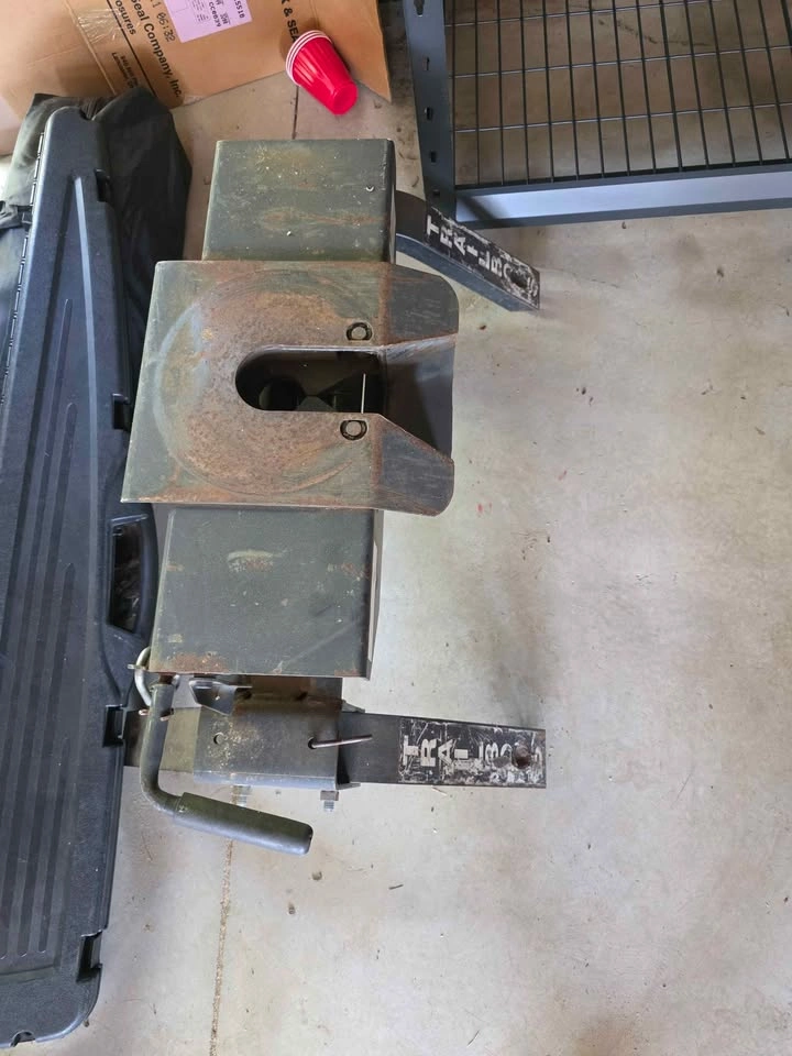 Reese 15K 5th Wheel Trailer Hitch - photo 2