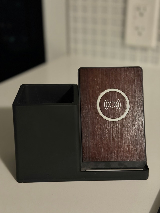 Desktop Wireless Charginf Stand & Pen Holder