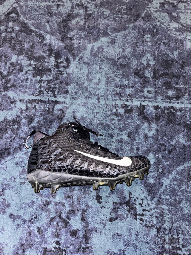 Nike Football Cleats - photo 3