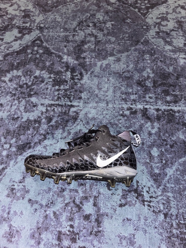 Nike Football Cleats - photo 4