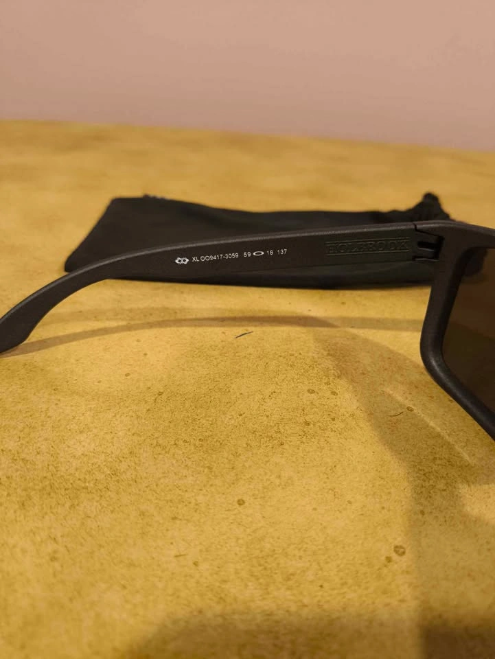 Oakley Holbrook XL Sunglasses - Matte Black / Prizm Black Polari - photo 2