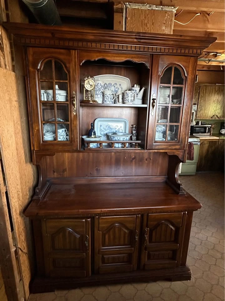 Solid Wood Hutch - photo 2