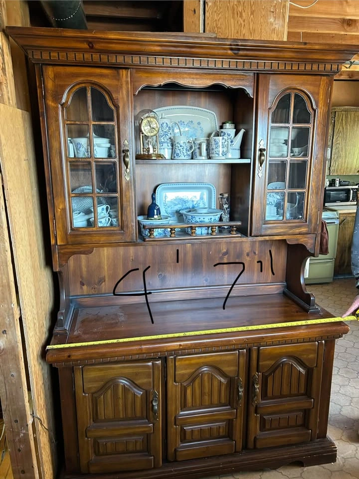 Solid Wood Hutch - photo 3