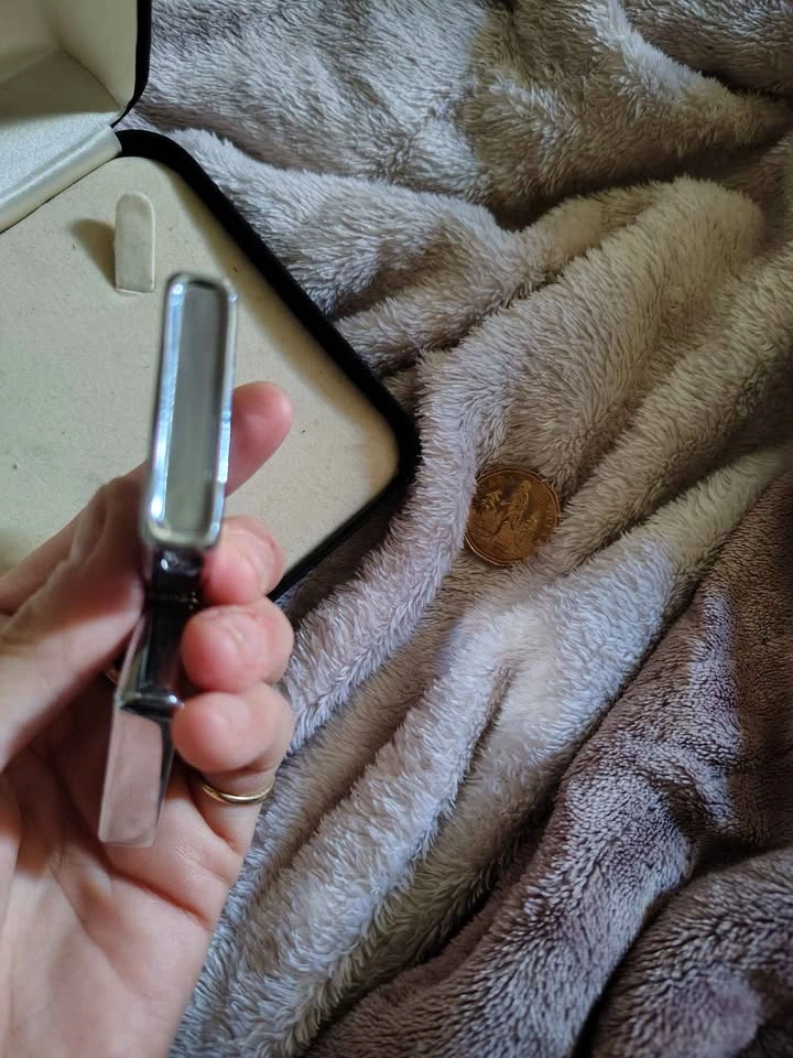 Vintage Chrome Windproof Flip Top Lighter - photo 5