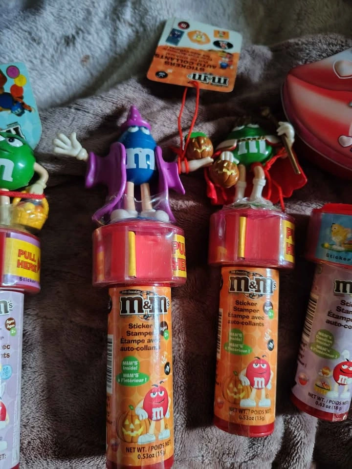 M&M COLLECTORS LOT 4 UNOPEN 1 EMPTY CAN - photo 4