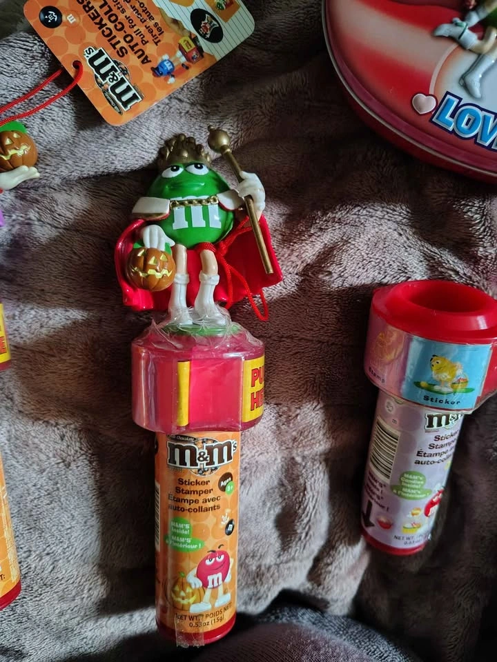 M&M COLLECTORS LOT 4 UNOPEN 1 EMPTY CAN - photo 5