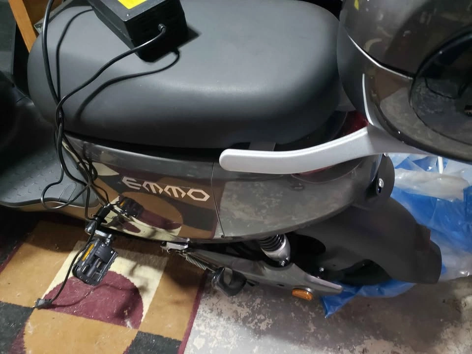 NEW GREY EMMO ADO 60V/20 ah Electric Scooter - photo 4