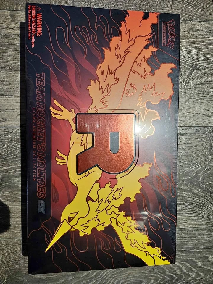 Pokemon TCG Moltres ex Ultra-Premium Collection (UPC)