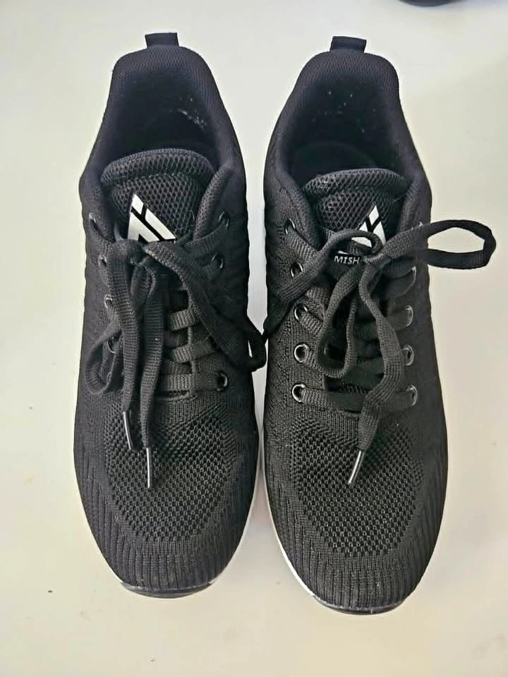 Like new Women's sneakers size 6.5