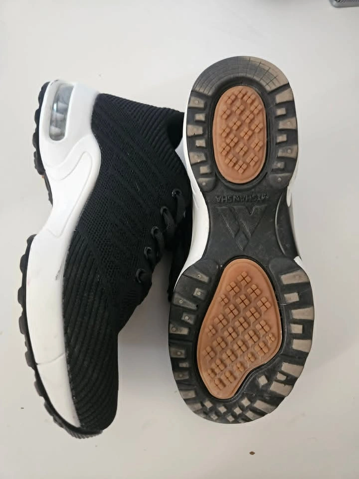 Like new Women's sneakers size 6.5 - photo 2