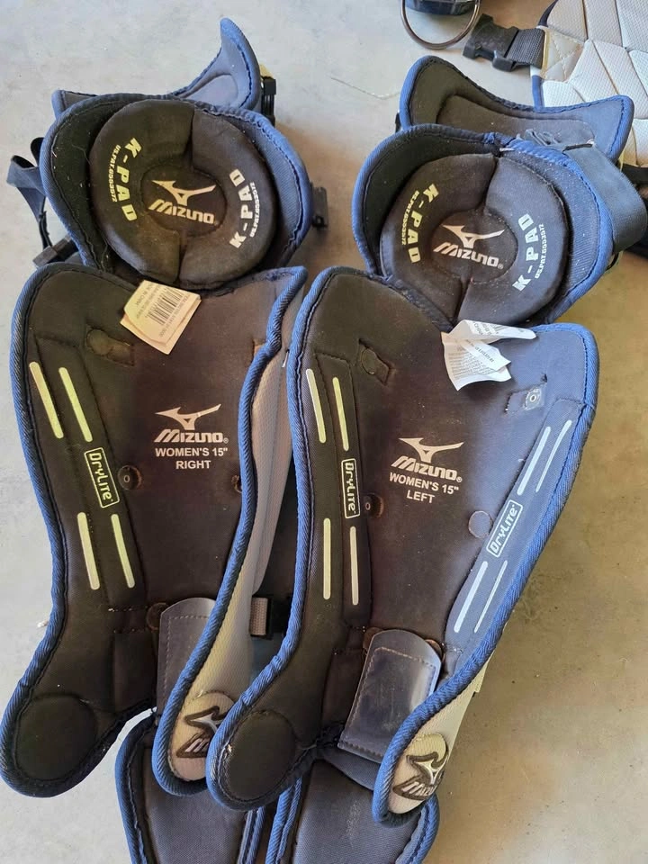 Mizuno Women's Catcher's Gear Set - photo 2