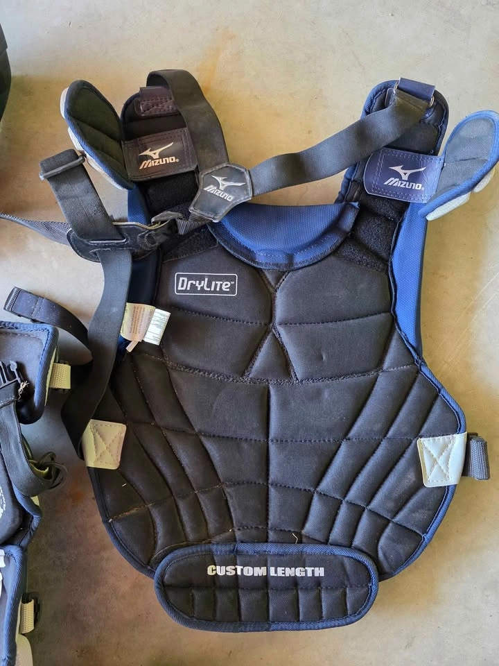 Mizuno Women's Catcher's Gear Set - photo 3