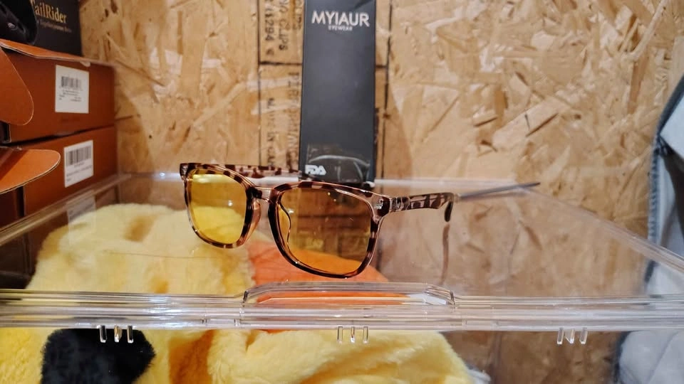 12 Pairs Brand New Sunglasses for Women - Assorted Styles - photo 2
