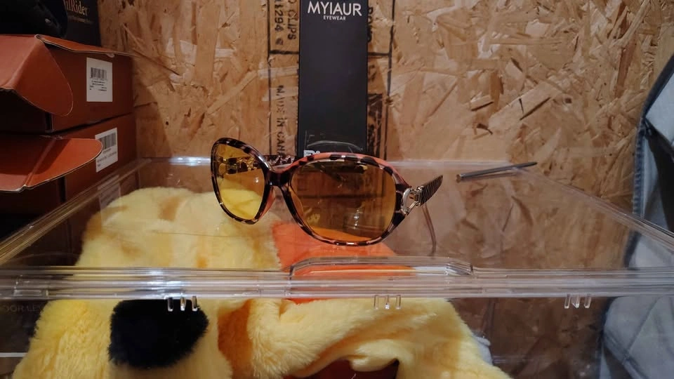 12 Pairs Brand New Sunglasses for Women - Assorted Styles - photo 3