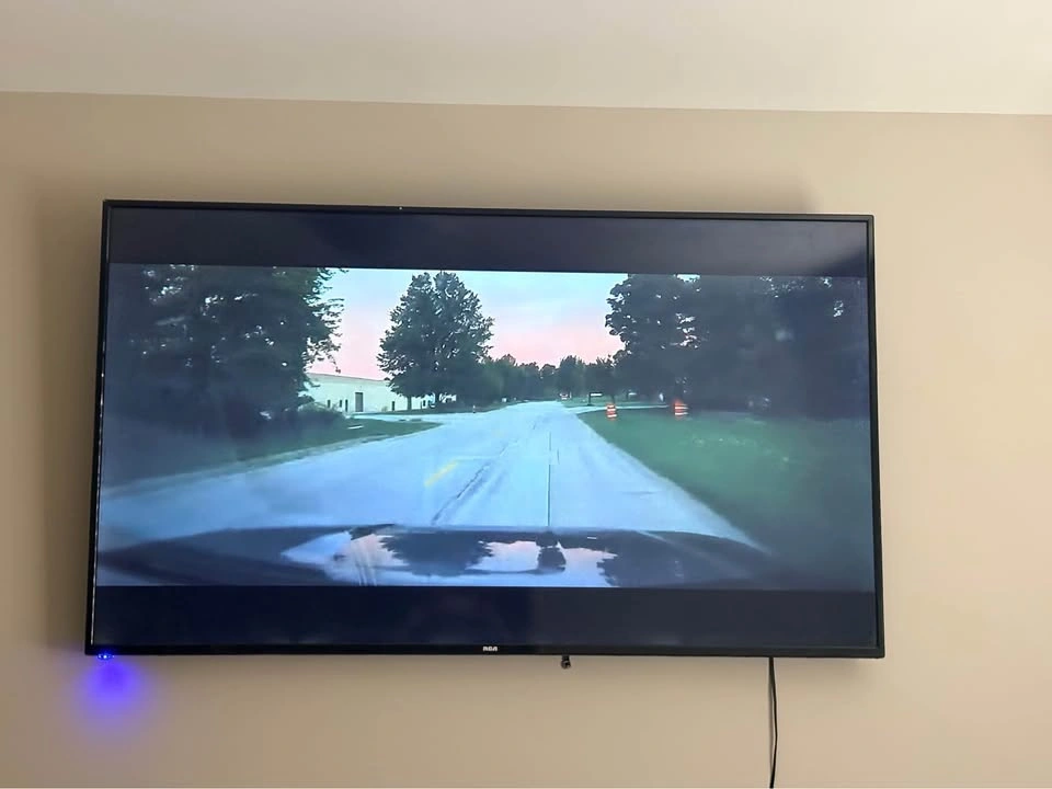 RCA Flat Screen TV 65" - photo 3