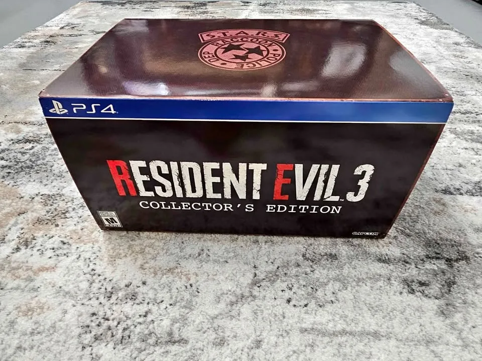 Resident Evil 3 Remake- Collector's Edition - PlayStation 4 thumbnail