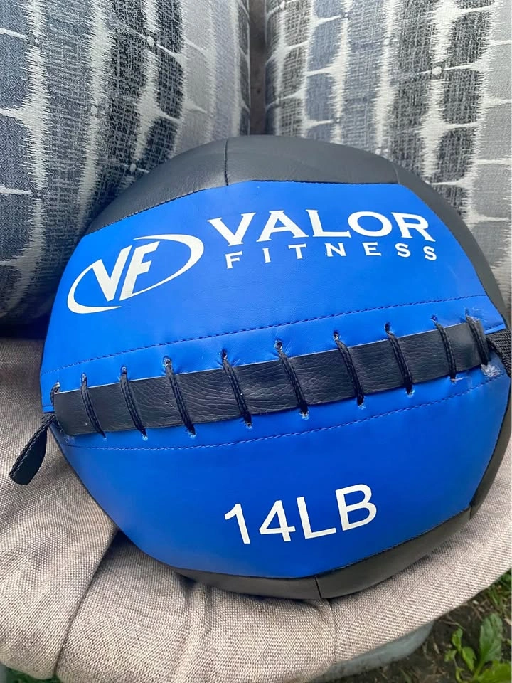 Valor Fitness Medicine Ball - 14lb