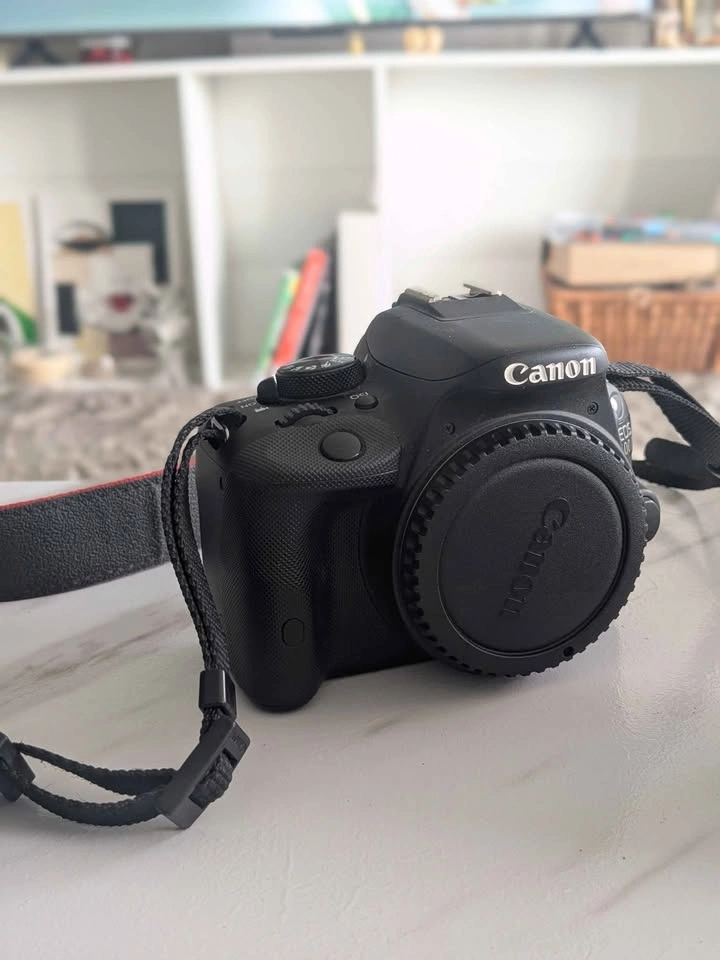 Canon EOS 100D Rebel SL1 DSLR Camera Kit w/ 2 Lenses - photo 2