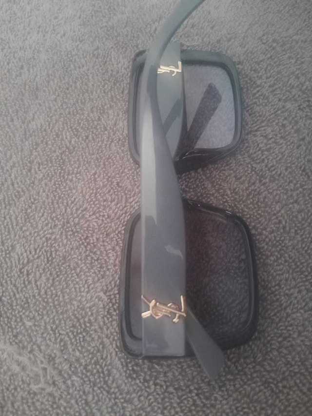 Yves Saint Laurent Sunglasses - photo 2