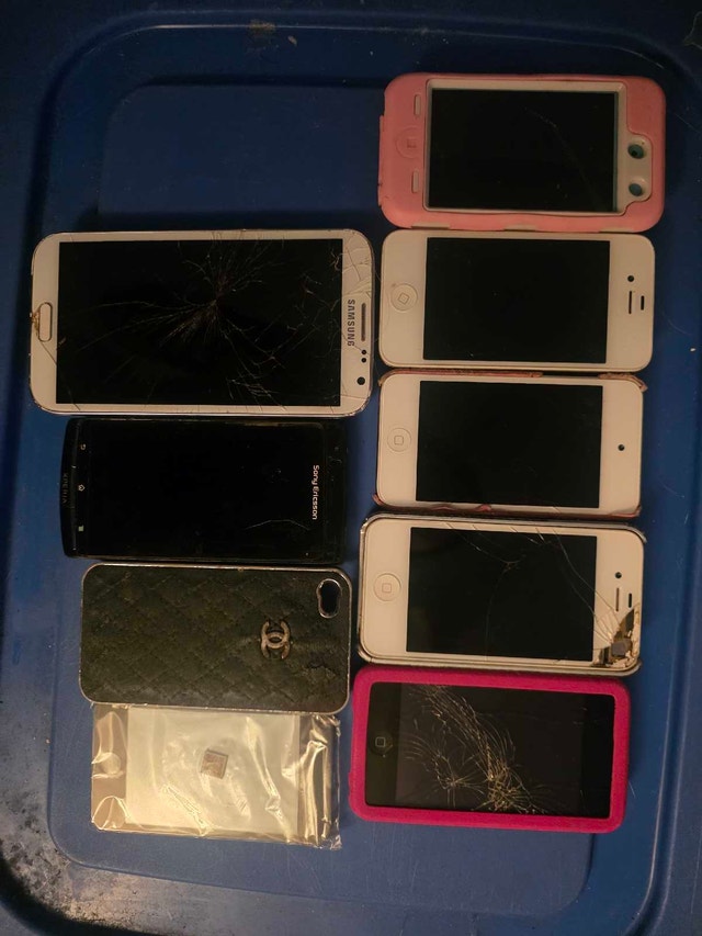 Broken iPhones & Cases - For Repair/Parts