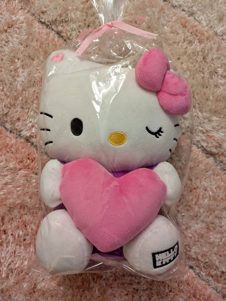 Hello Kitty Heart Plush