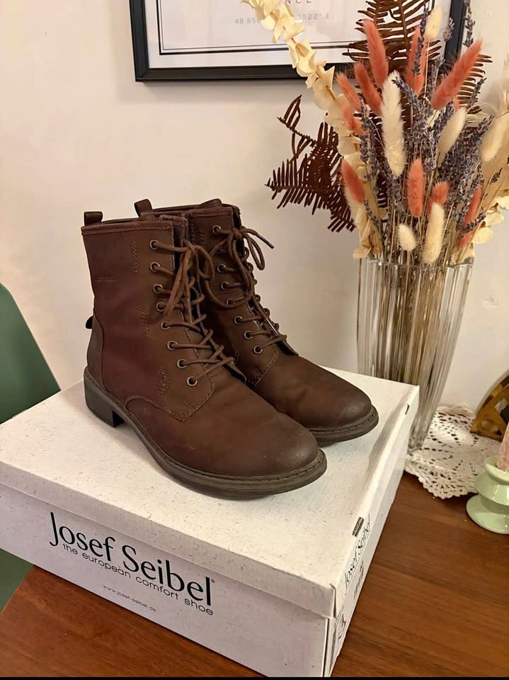 Boots Clear Out