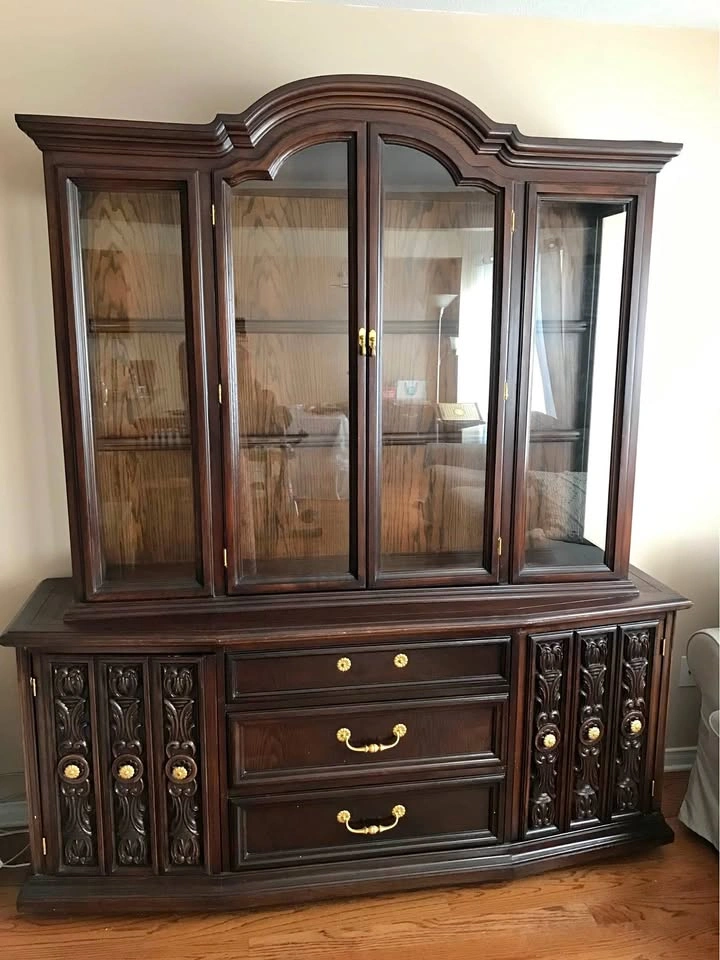 Antique Hutch/ Display Cabinet/ Oak Wood