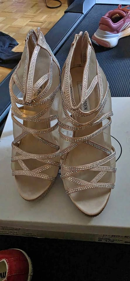 Steve Madden High Heels Size 8 1/2