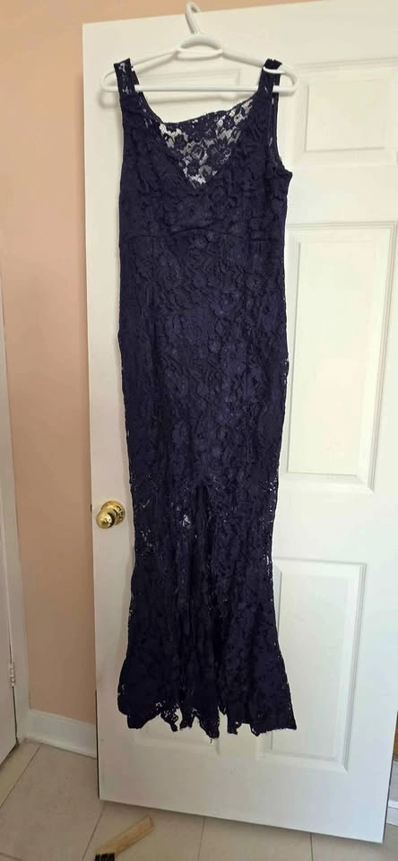 Dresses for Prom, Wedding, Events - Le Chateau & Guess - Large S