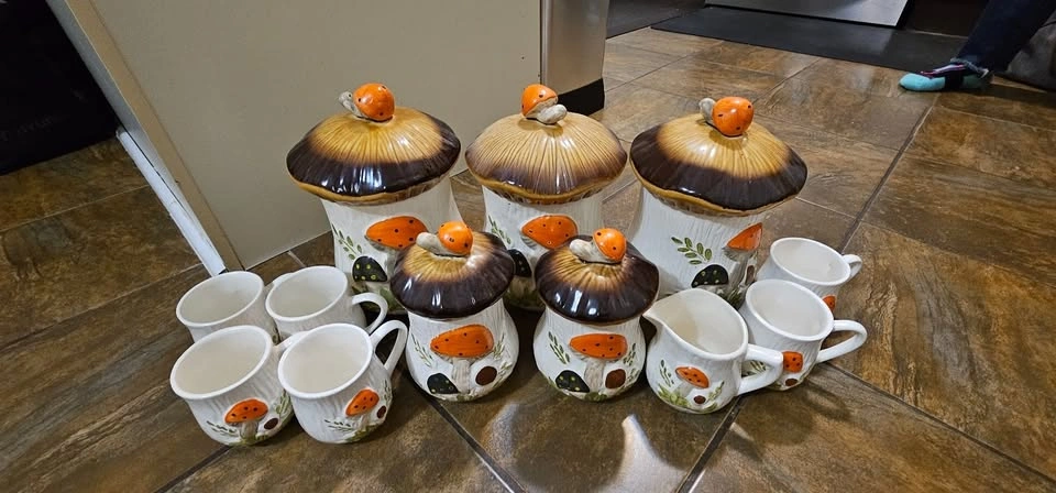 Arnels Merry Mushroom Canister Set - photo 2