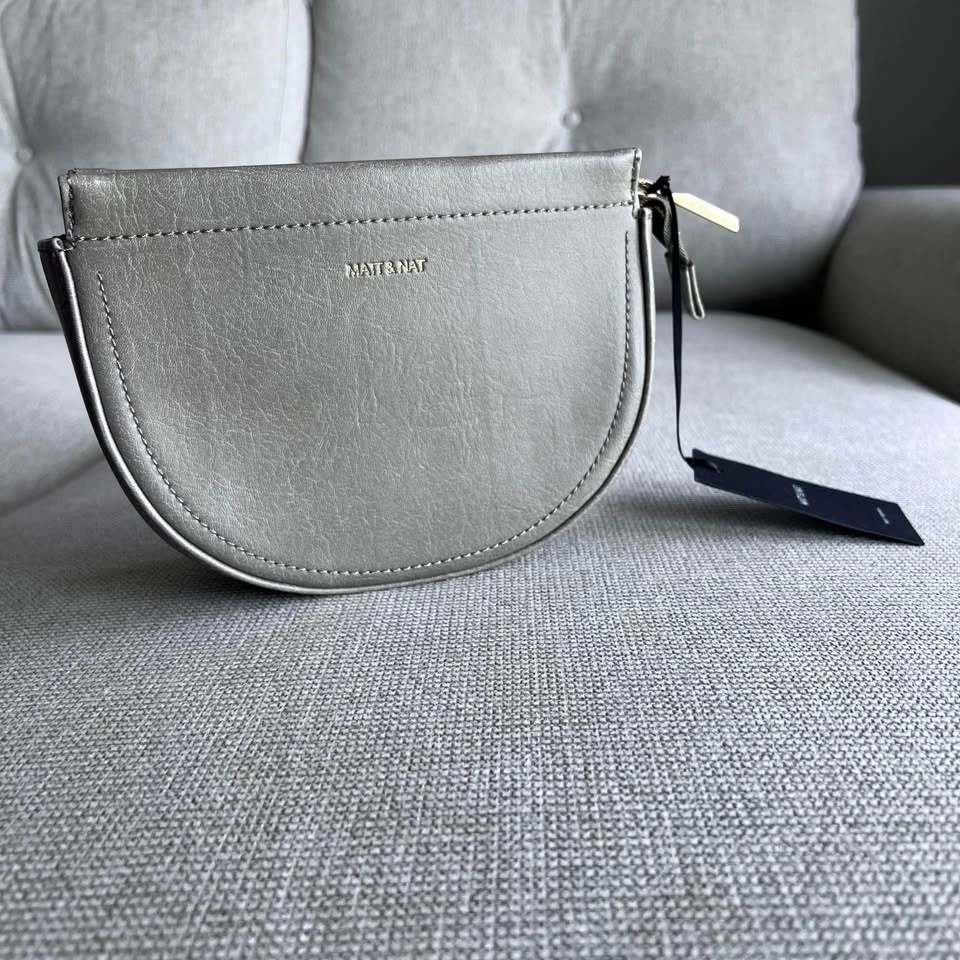 NWT Matt & Nat Vegan Vintage Belt Bag - photo 2