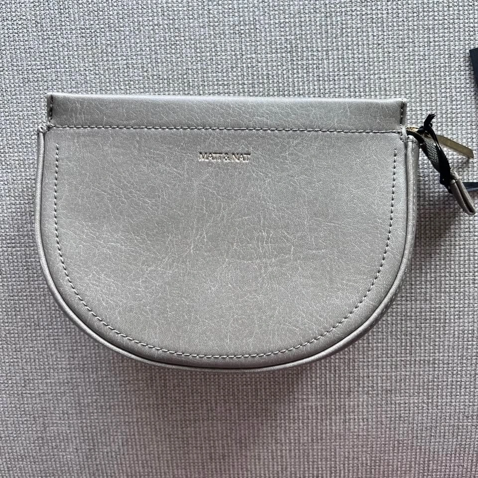 NWT Matt & Nat Vegan Vintage Belt Bag - photo 3