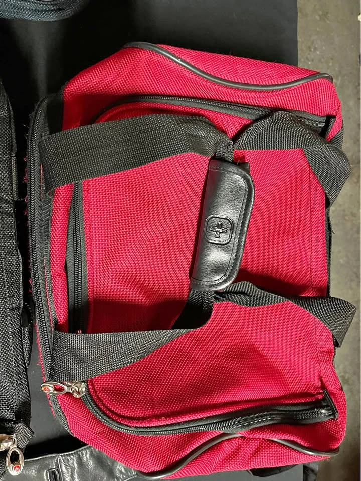 3 Travel Bags Lot - 2 Swiss gear, 1 Heys Canada