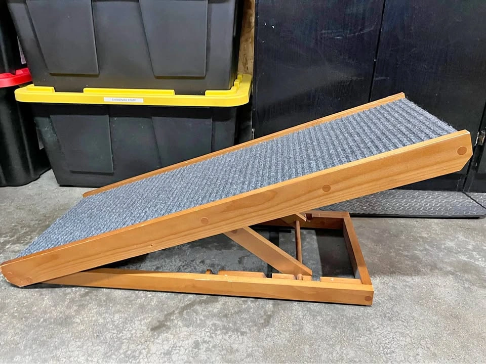 Adjustable Wooden Pet Ramp for Dogs Cats