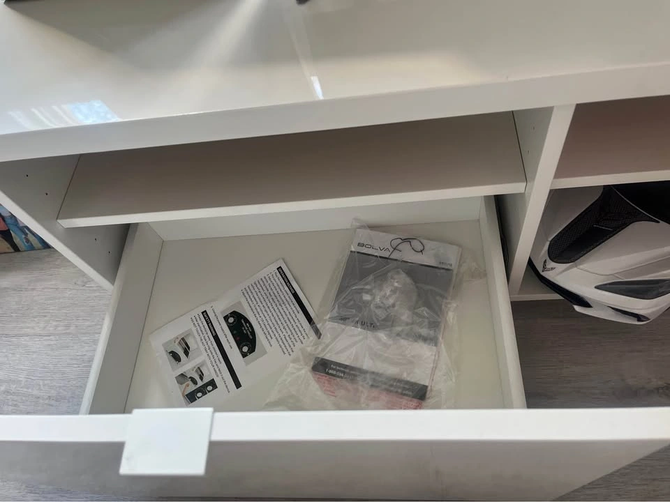 IKEA Tv Stand - photo 4