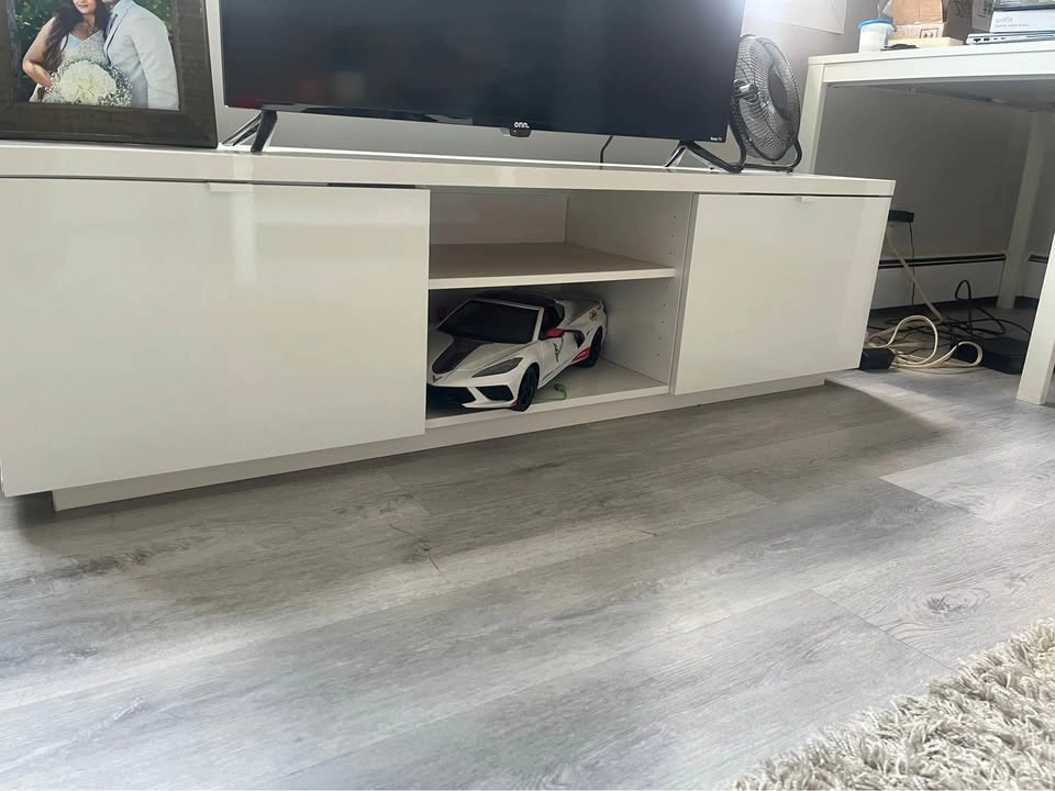 IKEA Tv Stand - photo 5