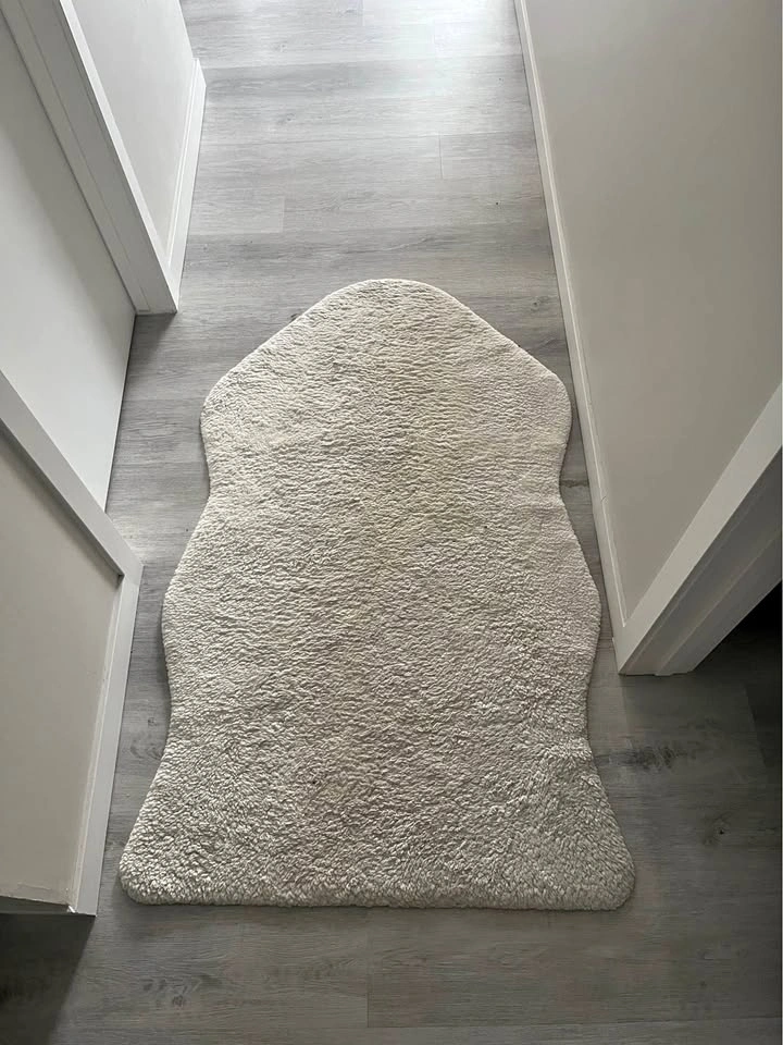 White rug IKEA