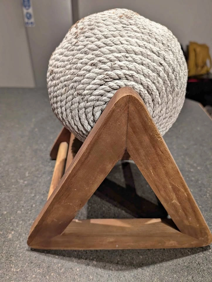 Cat Scratcher
