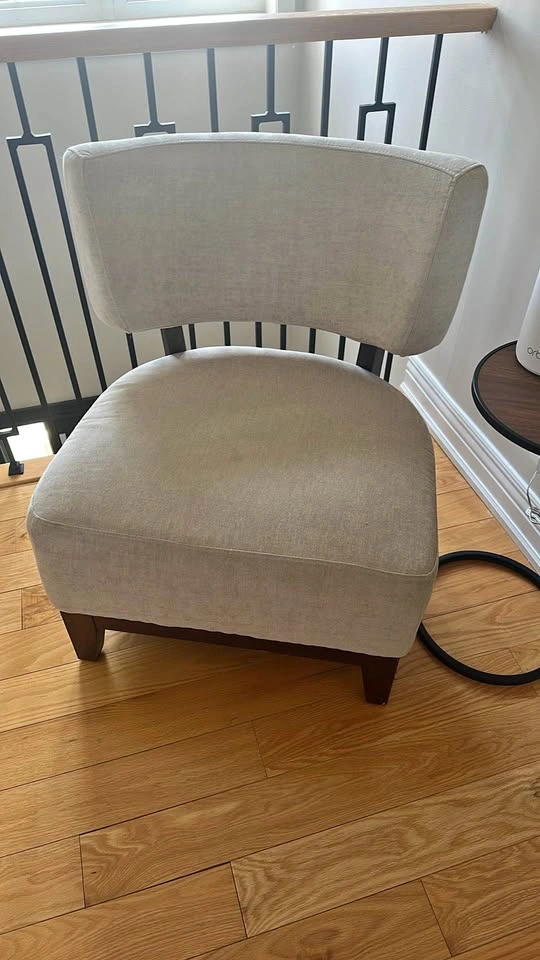 Modern Accent Chairs – Pair – Excellent Condition