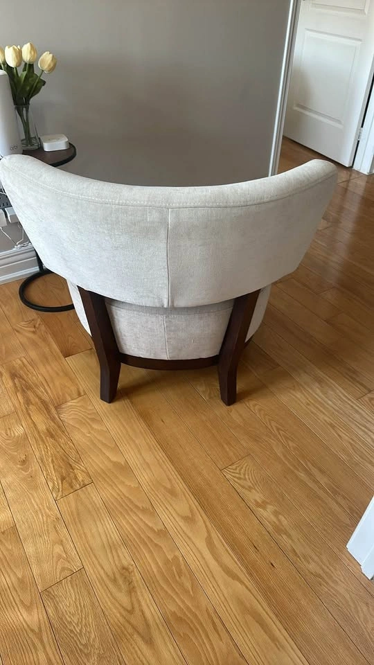 Modern Accent Chairs – Pair – Excellent Condition - photo 4