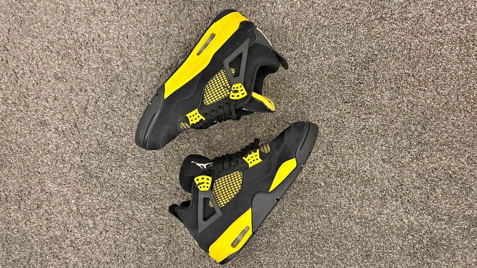 Jordan 4 Retro Thunders (size 9)