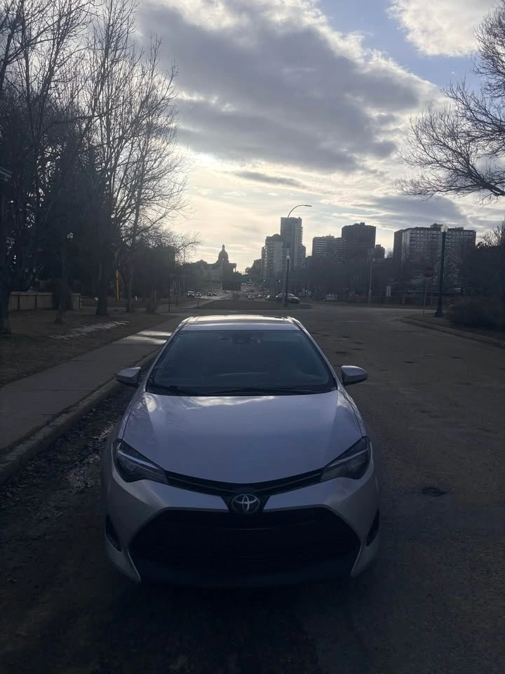 2018 Toyota Corolla - photo 2