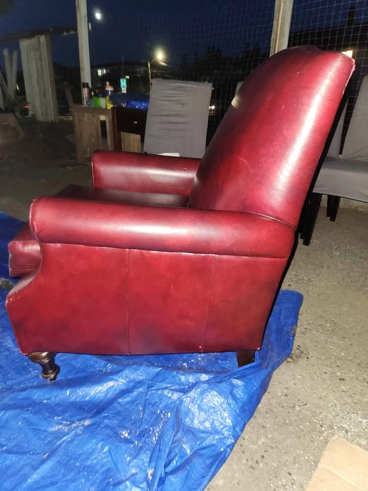 Beautiful Burgundy Leather Chair - photo 4