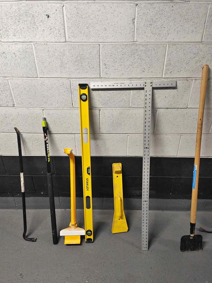 Construction & Hand Tool Lot – Stanley, Level, T-Square, Pry Bar